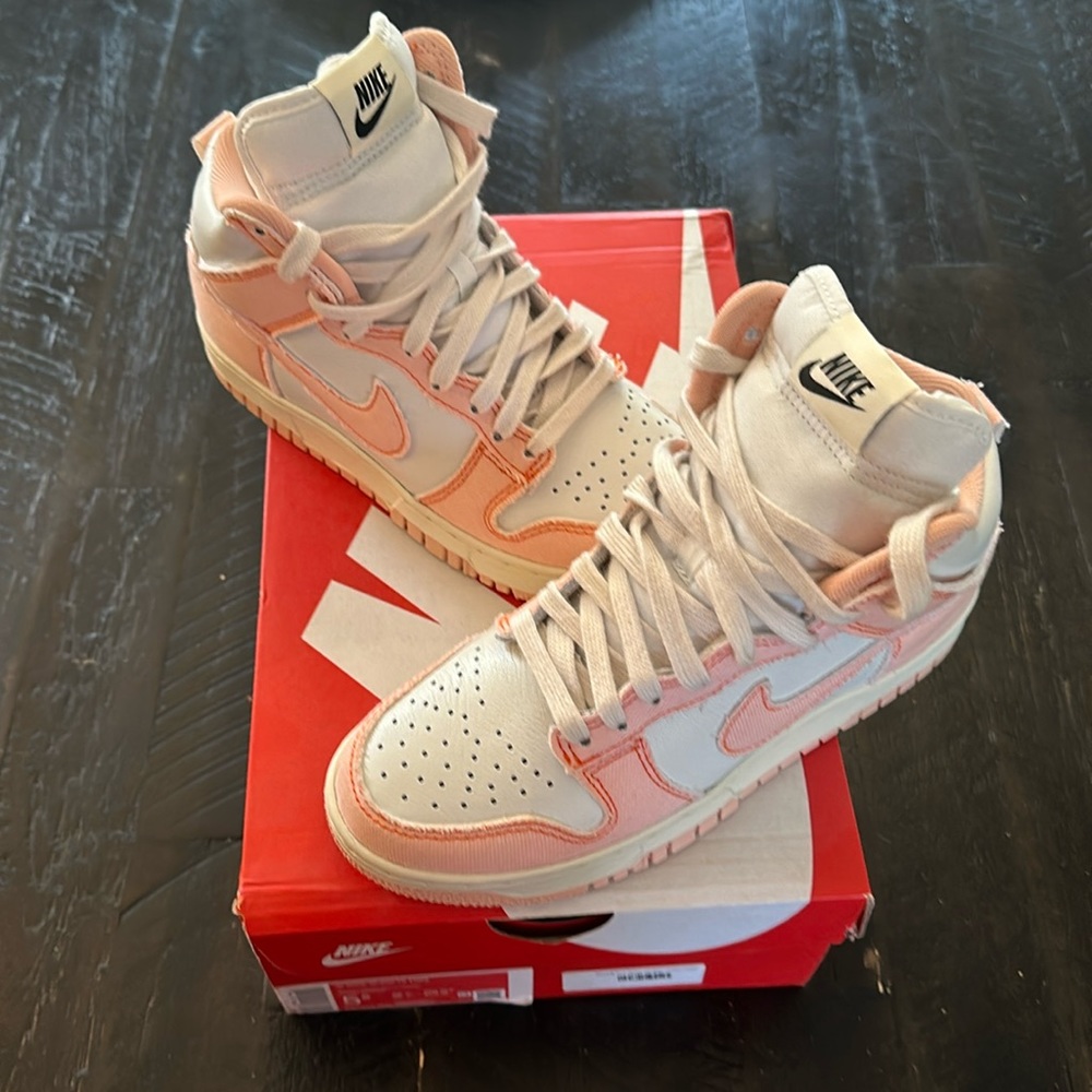 Women’s Nike Dunk Hi 1985 - Arctic Orange